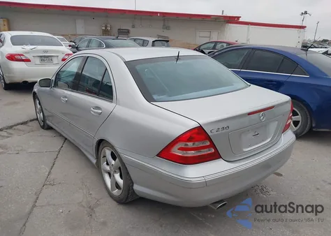 2006 Mercedes-Benz C 230 Sport z USA, uszkodzony, nr VIN WDBRF52H46A907597